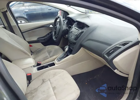 2017 Ford Focus Se z USA, uszkodzony, nr VIN 1FADP3FE1HL275054